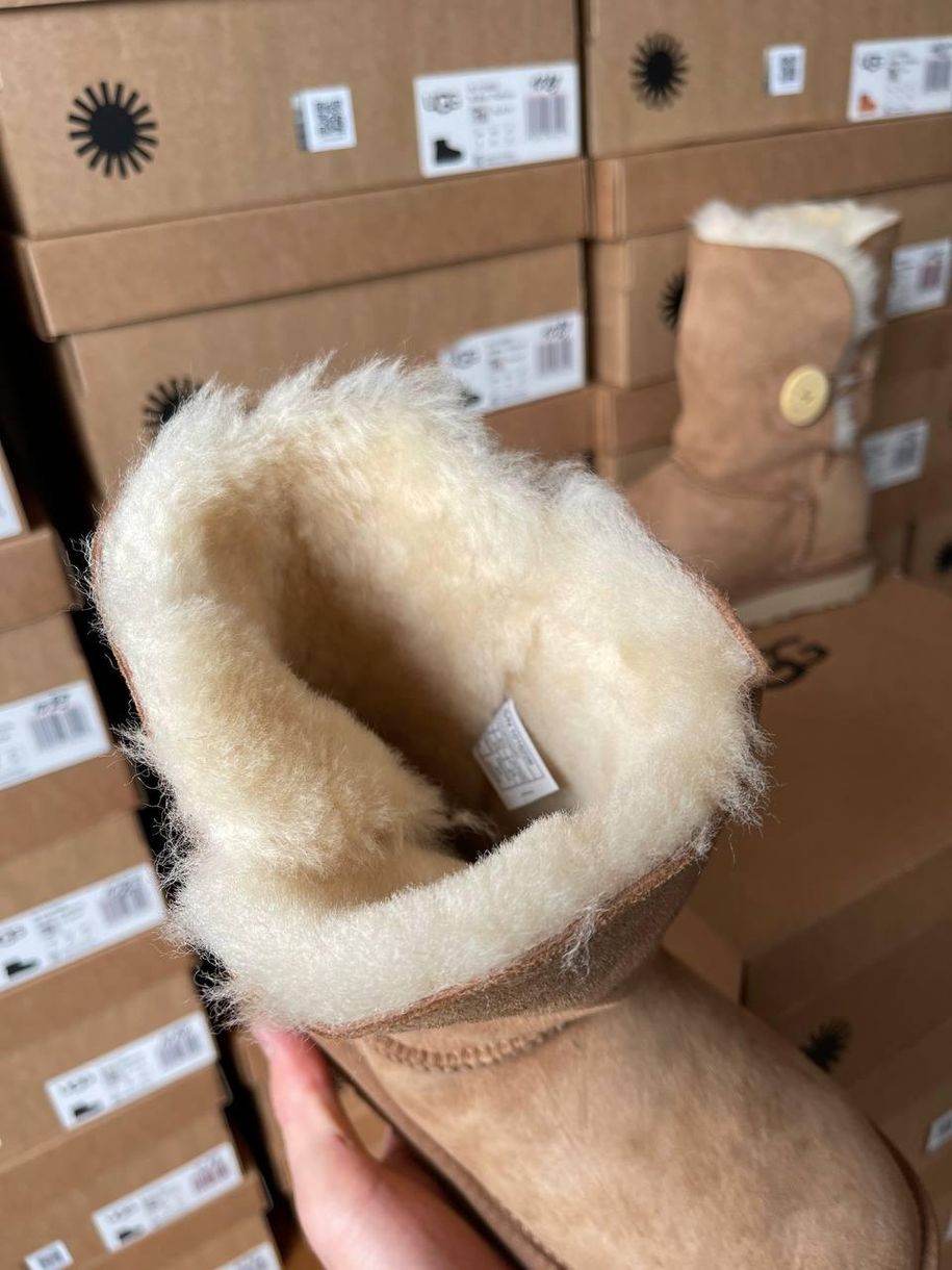 Зимние сапоги Ugg Short Bailey Button Chestnut, 40