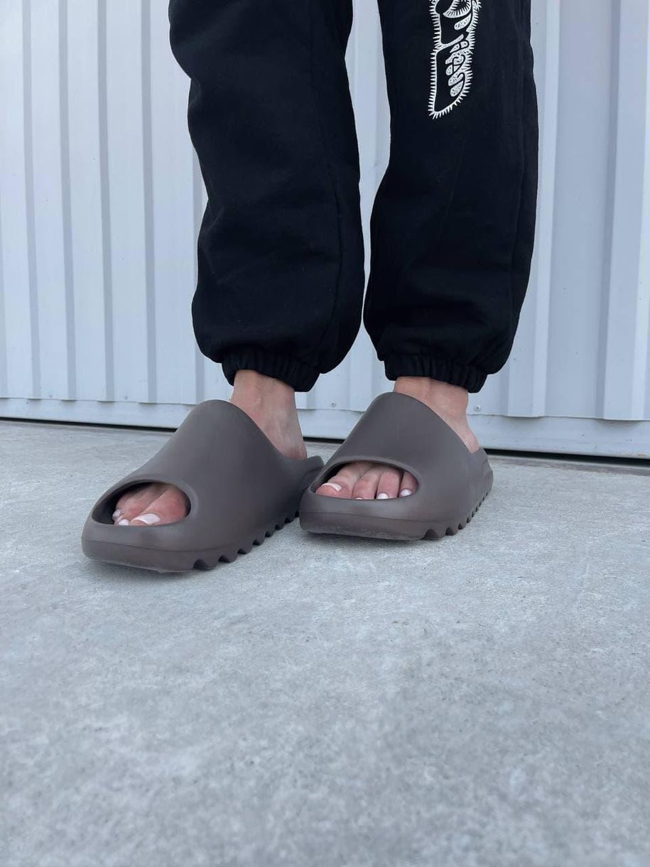 Шлепанцы Adidas Yeezy Slide Soot 5645 фото