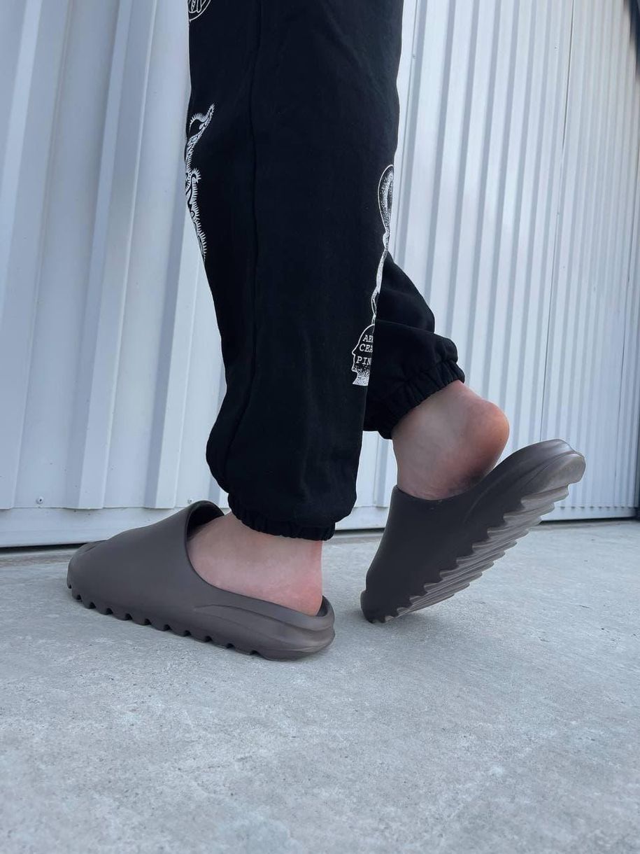 Шлепанцы Adidas Yeezy Slide Soot 5645 фото