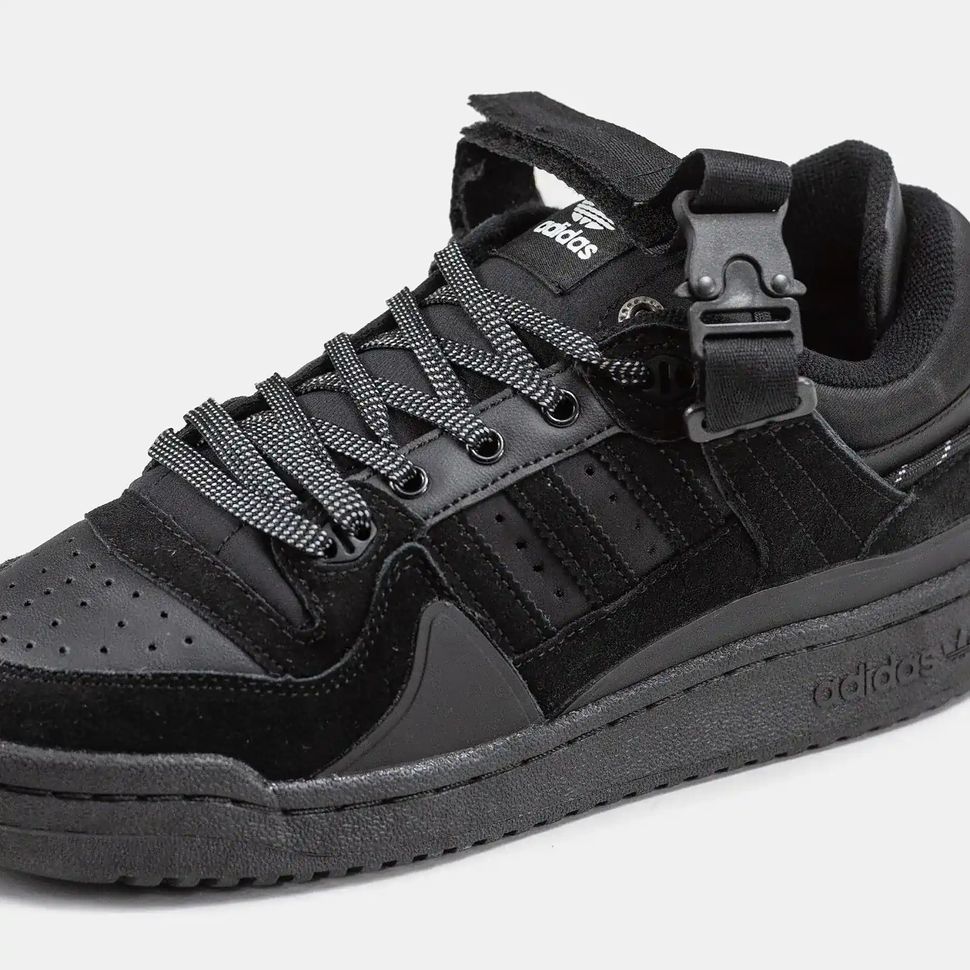 Adidas Forum x Bad Bunny Buckle Low &ldquo;Triple Black&rdquo;