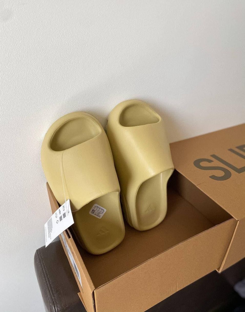 Шльопанці Adidas Yeezy Slide Desert 3313 фото