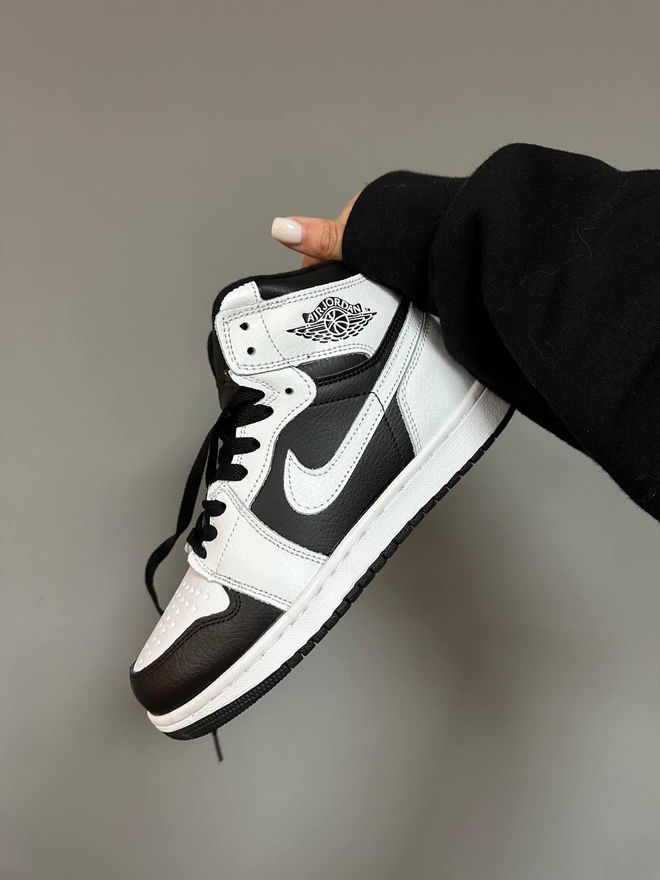 nike air jordans 1 mid black and white