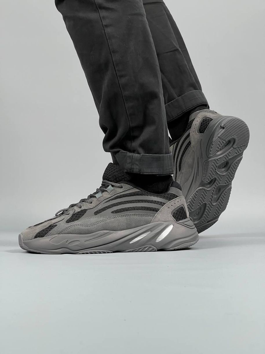 Кросівки Adidas Yeezy Boost 700 V2 Gray Black 5830 фото