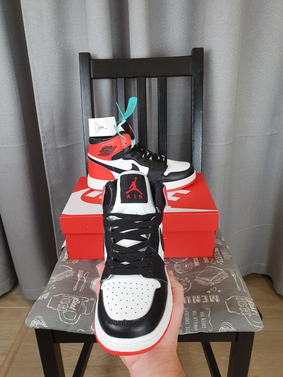 Баскетбольні кросівки Nike Air Jordan 1 Retro High OG Black Red 799 фото