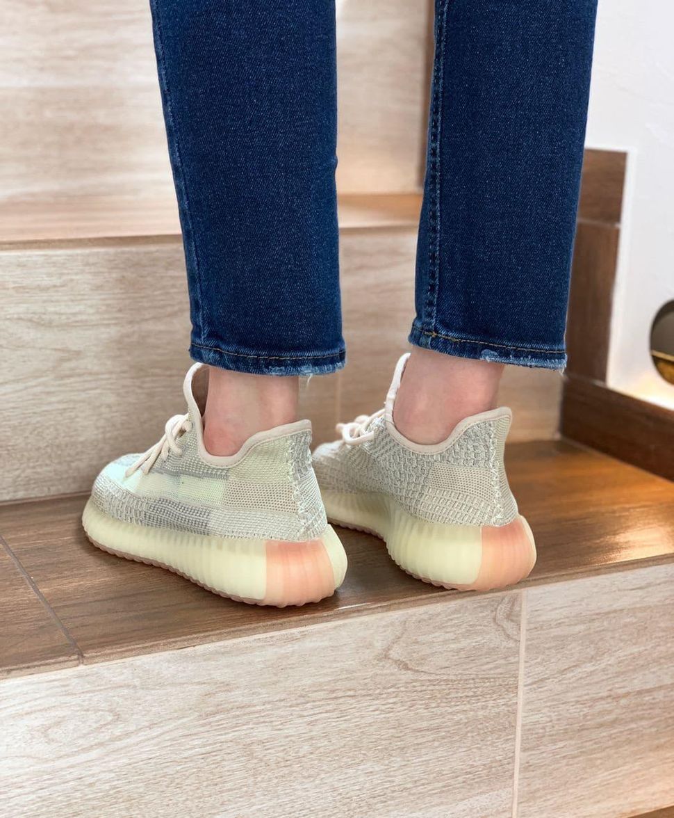 Кросівки Adidas Yeezy Boost 350 V2 Citrin Reflective 3074 фото