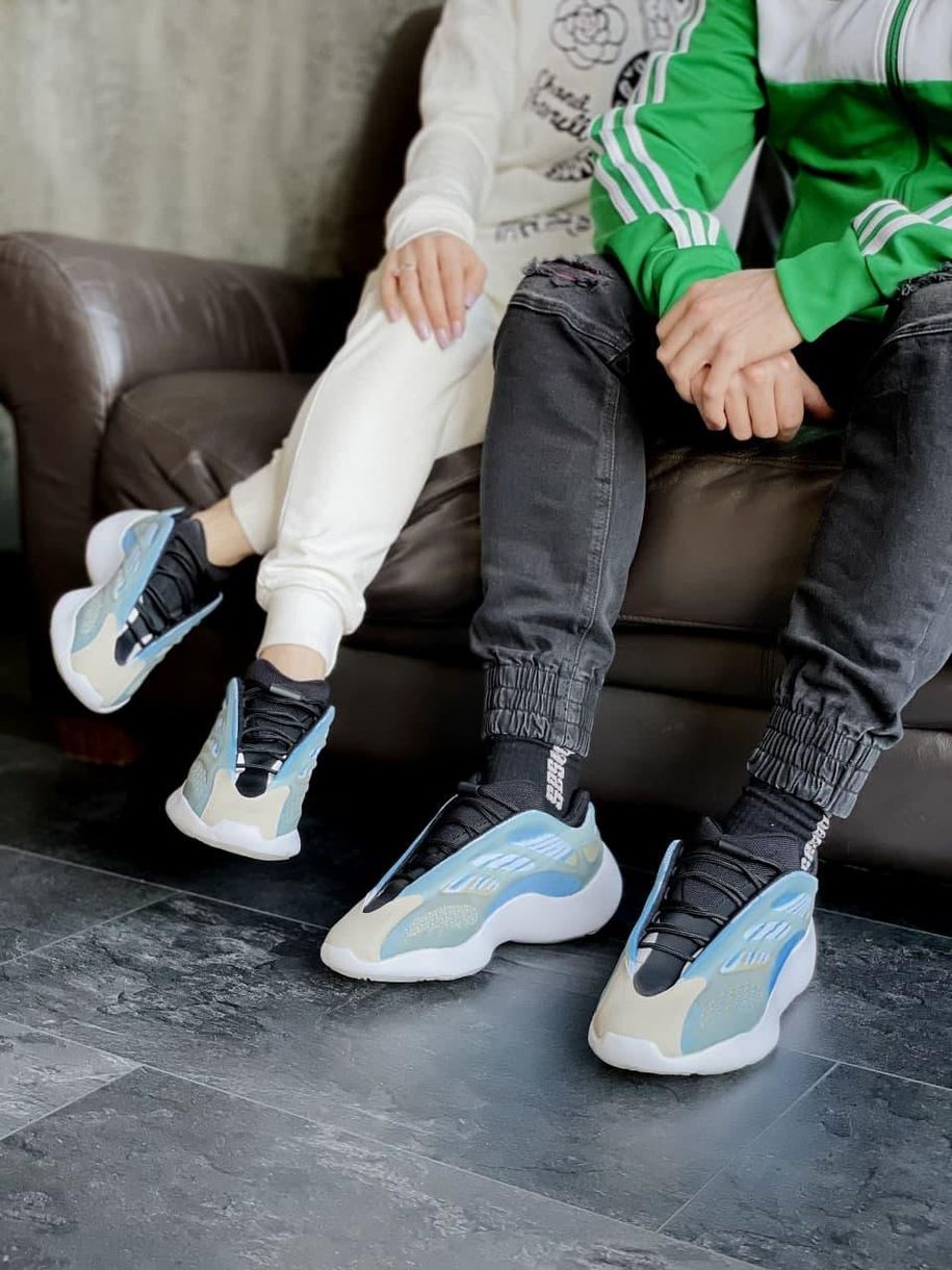 Кроссовки Adidas Yeezy Boost 700 V3 Azael Blue 3182 фото