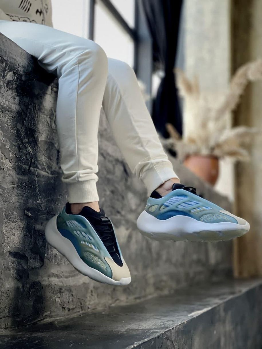 Кроссовки Adidas Yeezy Boost 700 V3 Azael Blue 3182 фото