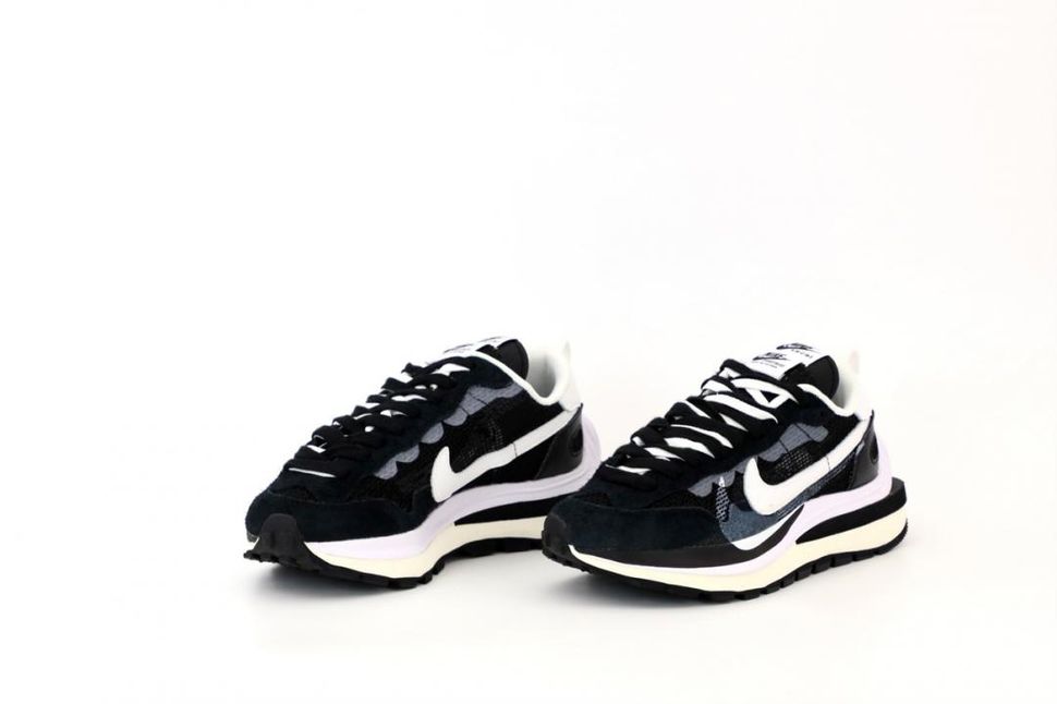 Nike VaporWaffle x Sacai Black White 15 фото