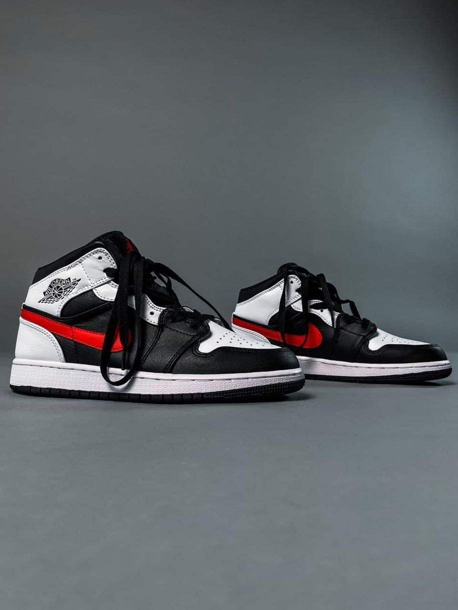 Баскетбольні кросівки Nike Air Jordan 1 Mid Black Chile Red White 1974 фото