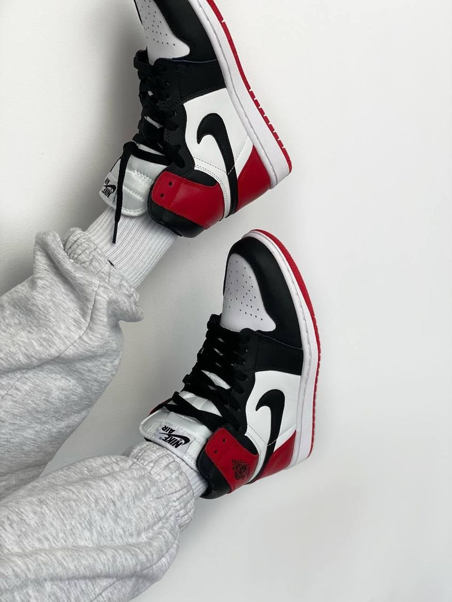 Nike Air Jordan 1 Retro High Black Red White 2057 фото