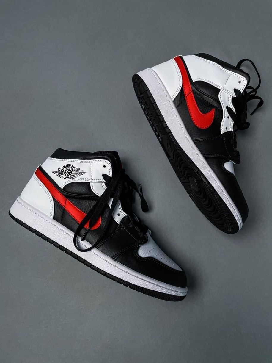 Баскетбольные кроссовки Nike Air Jordan 1 Mid Black Chile Red White 1974 фото