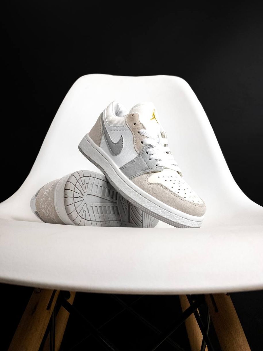 Баскетбольні кросівки Nike Air Jordan Retro 1 Low Beige Grey White 7495 фото