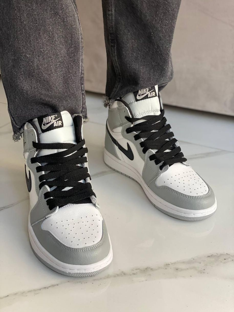 Баскетбольні кросівки Nike Air Jordan 1 Retro High Grey White Black 7621 фото