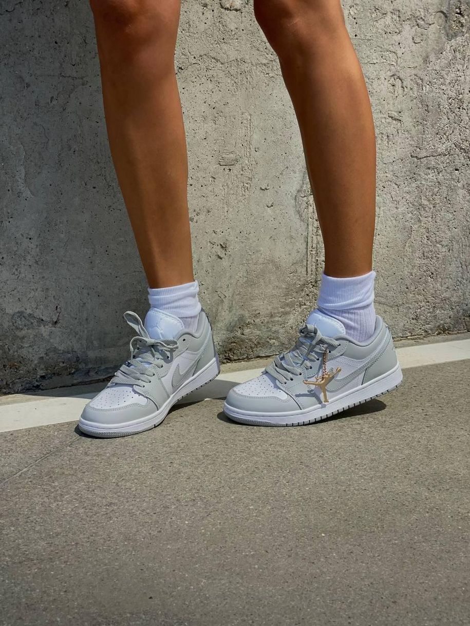 Баскетбольні кросівки Nike Air Jordan Retro 1 Low Grey White 4 7387 фото