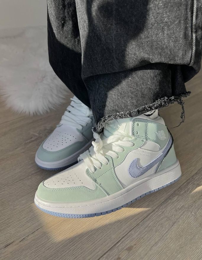 nike air jordan 1 mid green grey