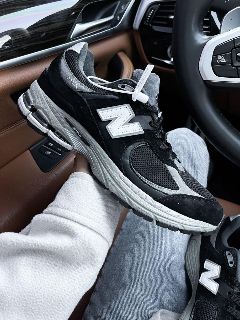 Кроссовки New Balance 2002R Black White 8401 фото