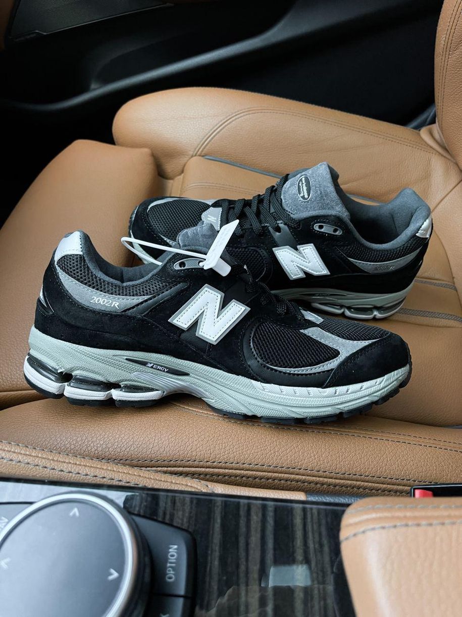 Кроссовки New Balance 2002R Black White 8401 фото