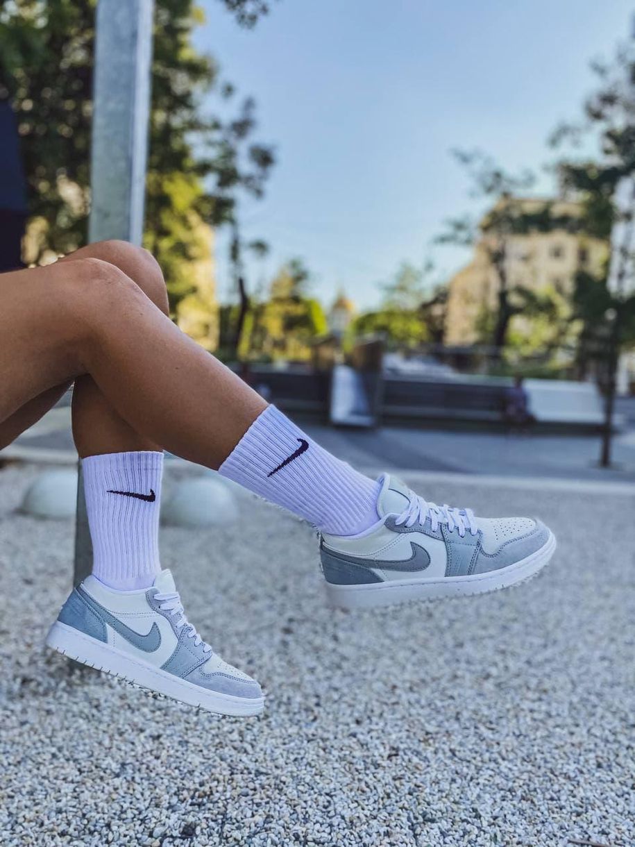 Баскетбольні кросівки Nike Air Jordan Retro 1 Low Light Grey White 2 2111 фото