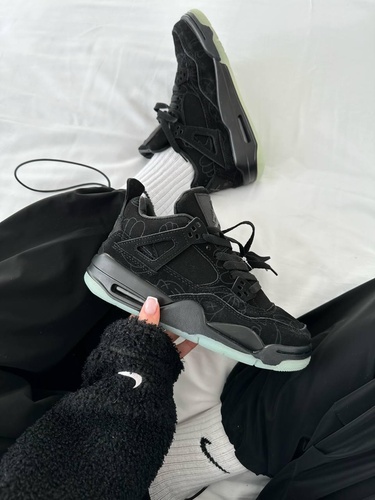 Баскетбольные кроссовки Nike Air JORDAN 4 x Kaws Black 9948 фото
