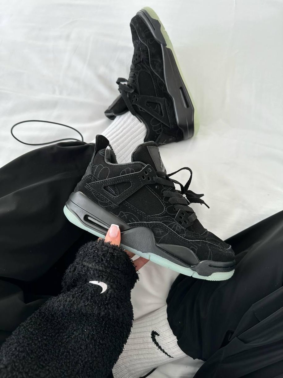 Баскетбольні кросівки Nike Air JORDAN 4 x Kaws Black 9948 фото