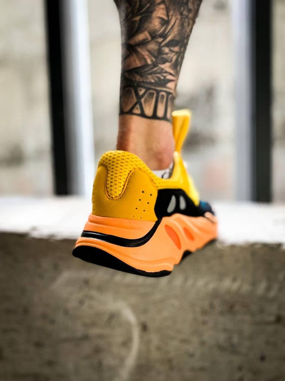 Кросівки Adidas Yeezy Boost 700 V1 Sun 5504 фото