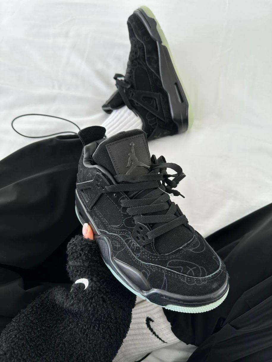 Баскетбольні кросівки Nike Air JORDAN 4 x Kaws Black 9948 фото