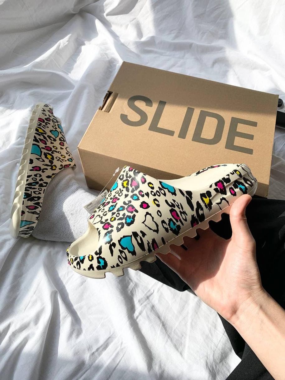 Шлепанцы Adidas Yeezy Slide Graffiti 1 3306 фото