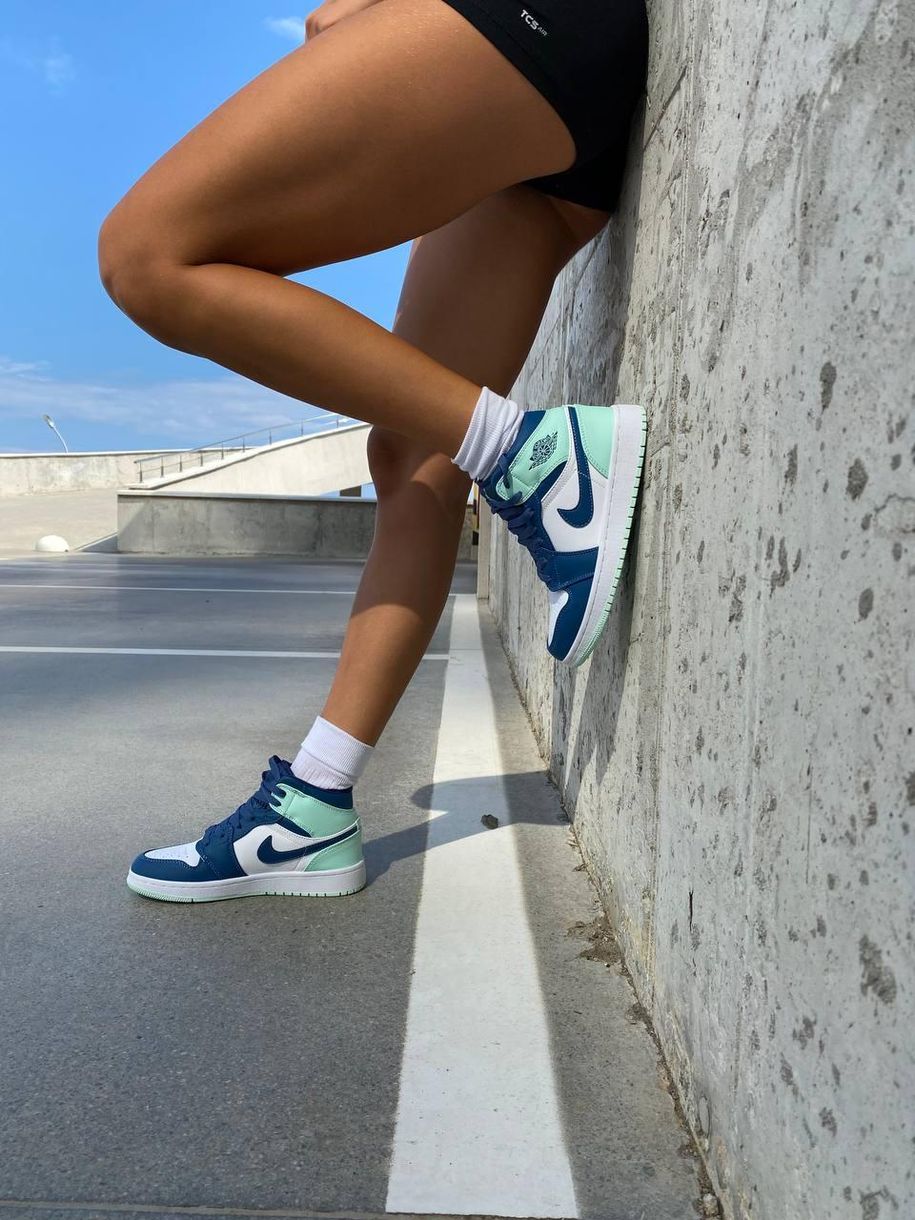 Баскетбольні кросівки Nike Air Jordan 1 Retro Mid Mint Black White 2026 фото