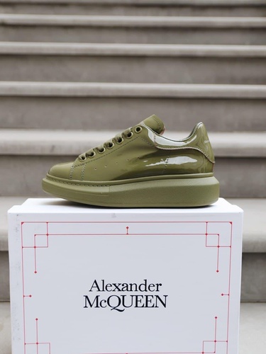 Alexander McQueen Low Olive Patent 3924 фото