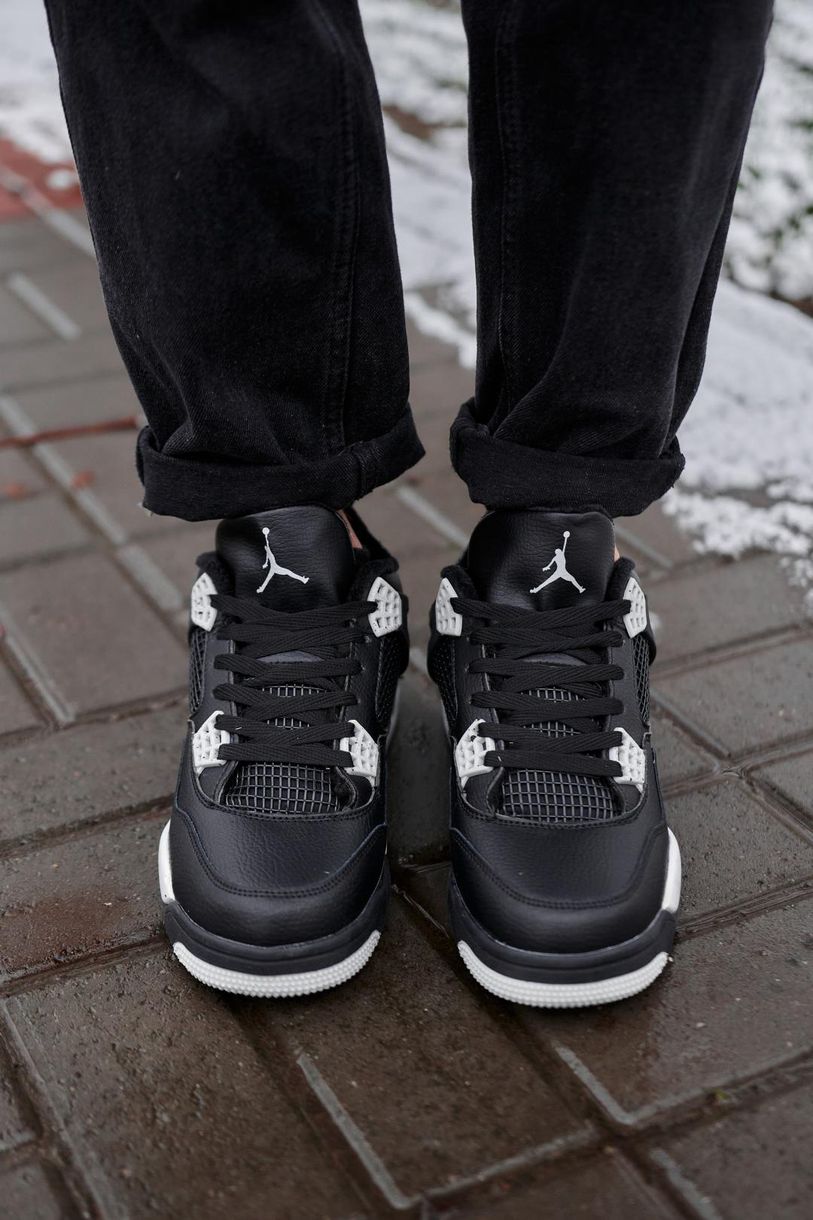 Зимові баскетбольні кросівки Nike Air Jordan 4 Black Grey Fur v2 10070 фото