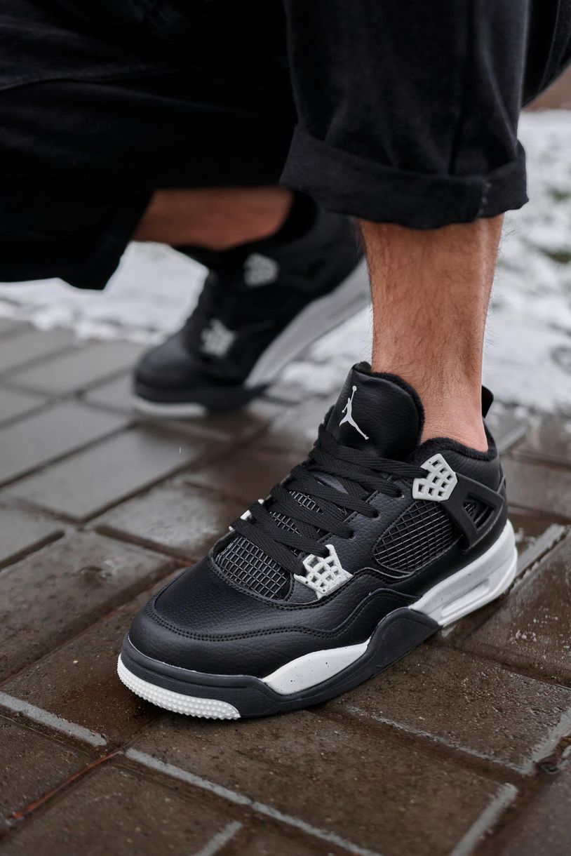 Зимові баскетбольні кросівки Nike Air Jordan 4 Black Grey Fur v2 10070 фото
