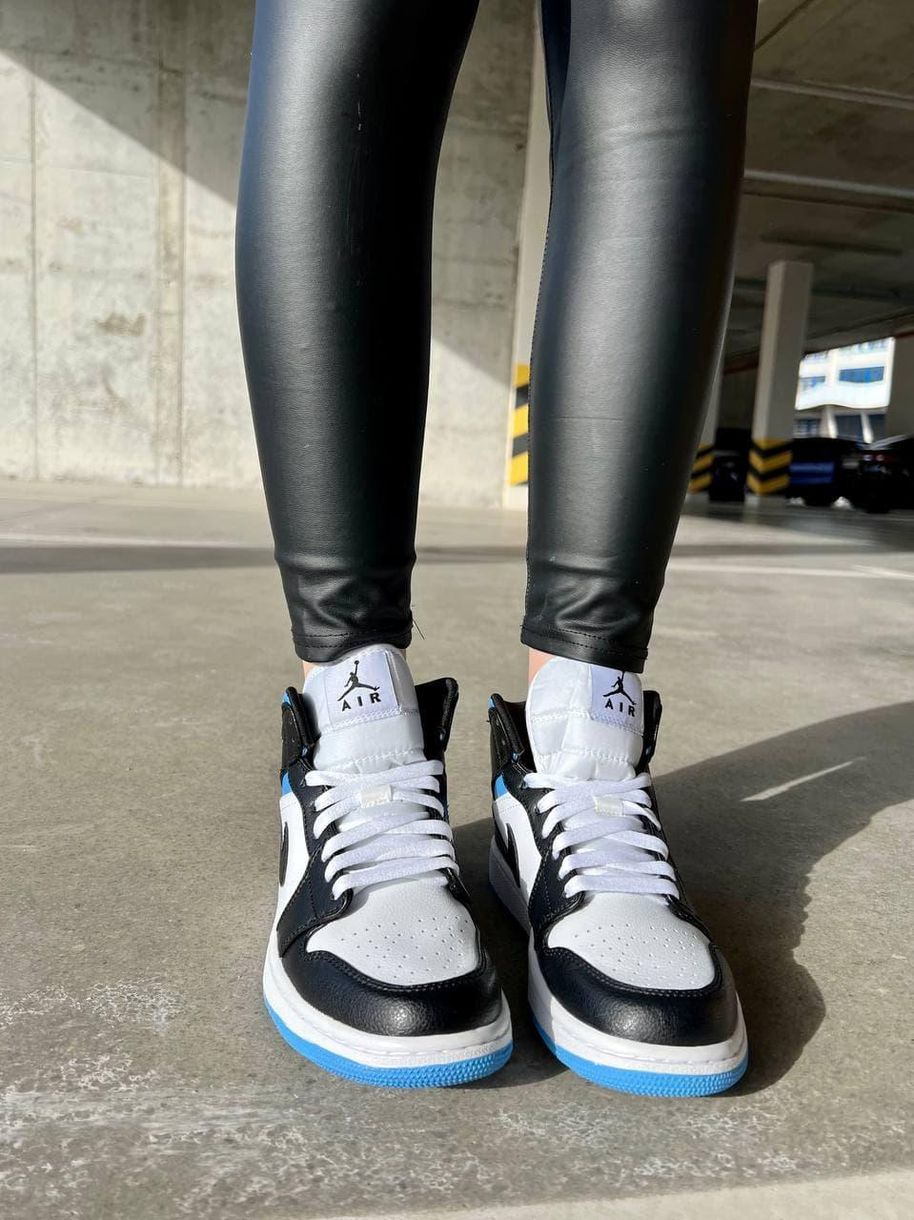 Баскетбольні кросівки Nike Air Jordan 1 Retro High Black White Blue 6231 фото