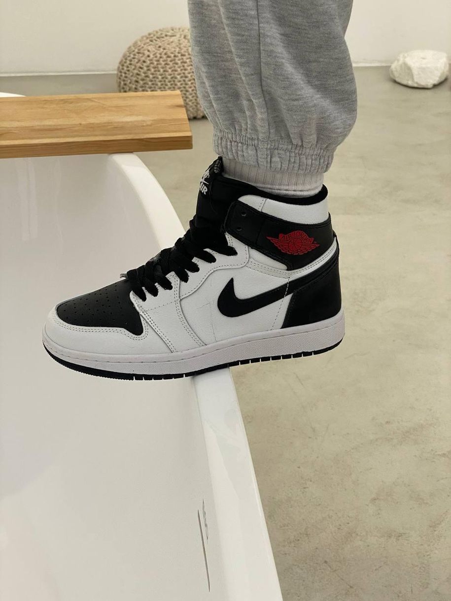 Баскетбольні кросівки Nike Air Jordan 1 Retro High White Black «Red Logo» 2084 фото