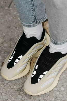 Adidas Yeezy 700 V3 Azael