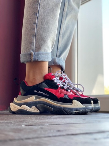 Кроссовки Balenciaga Triple S V1 Red Black 3394 фото