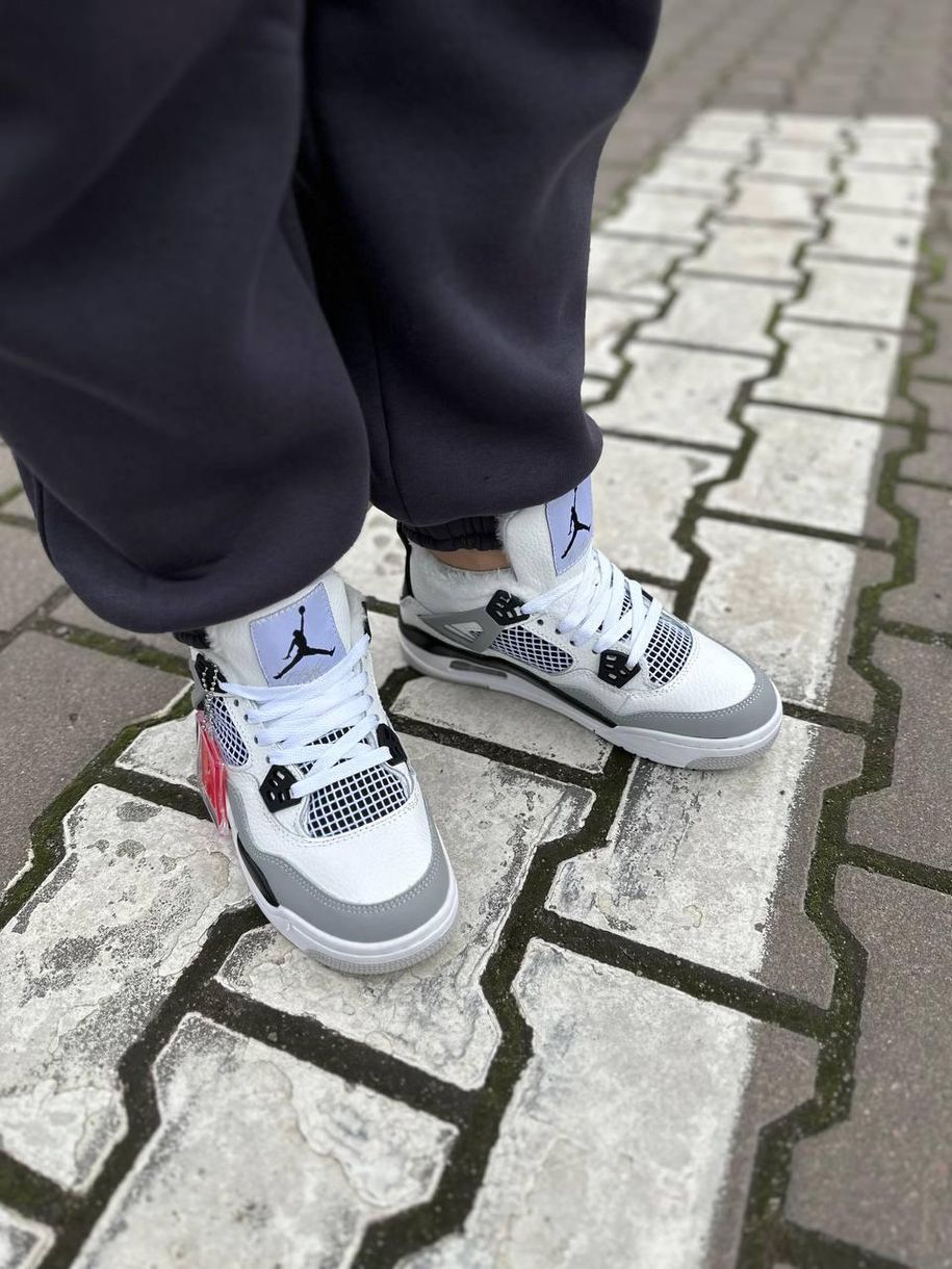 Зимові баскетбольні кросівки Nike Air Jordan 4 White Grey Black Fur 10013 фото