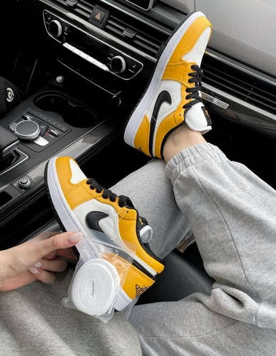Nike Air Jordan Retro 1 Low Yellow White Black 2125 фото