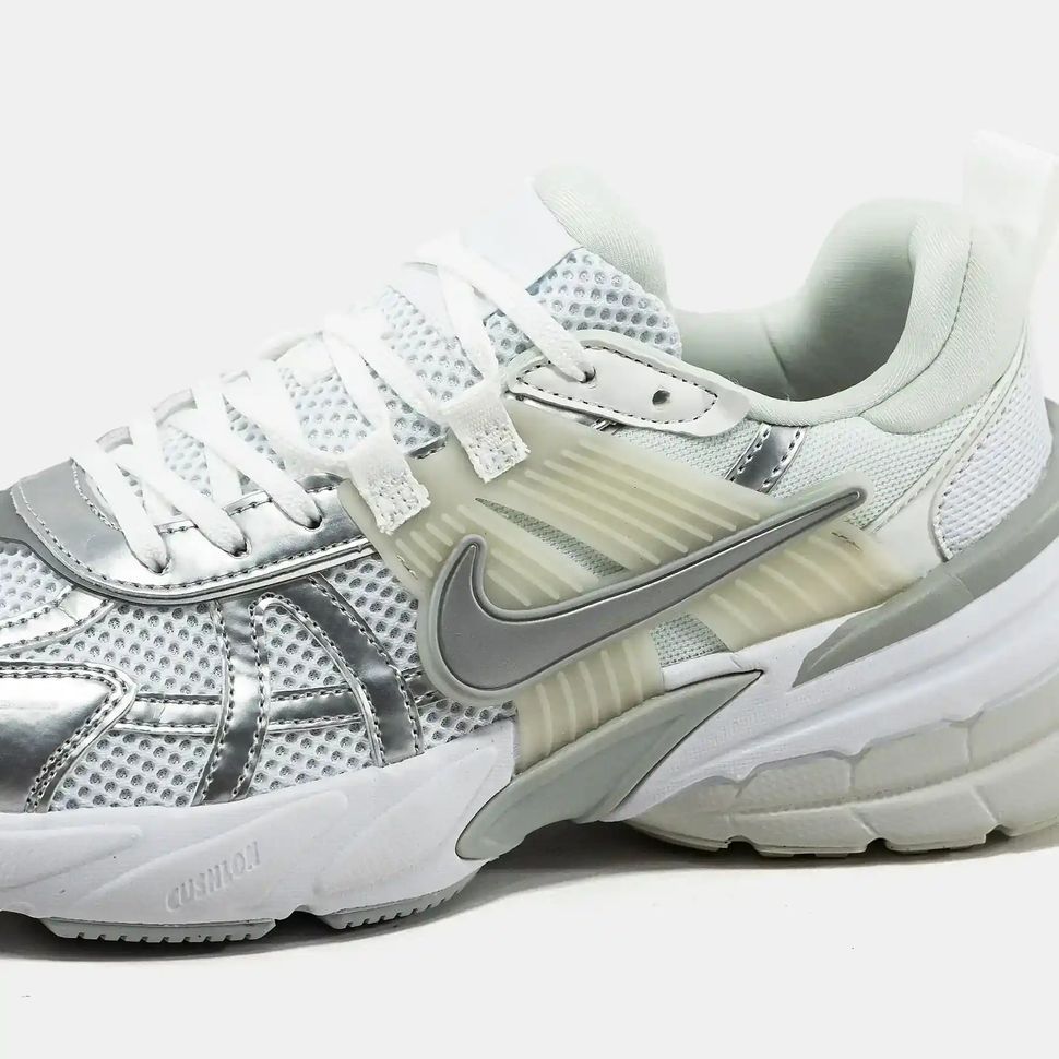 Nike V2K Runtekk White Silver