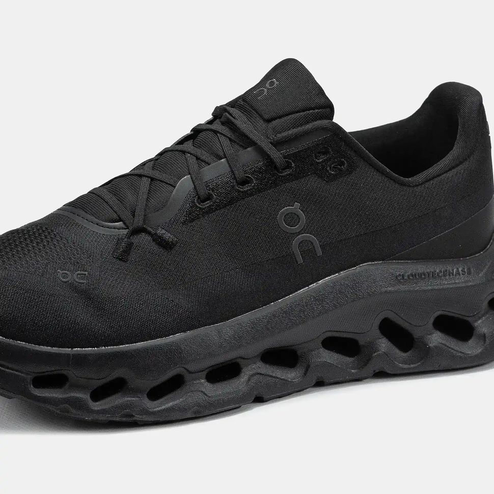 On Cloudtilt Triple Black