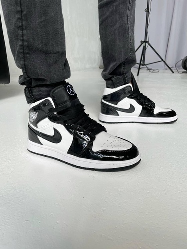 Баскетбольні кросівки Nike Air Jordan 1 Retro High Carbone Fiber 2081 фото