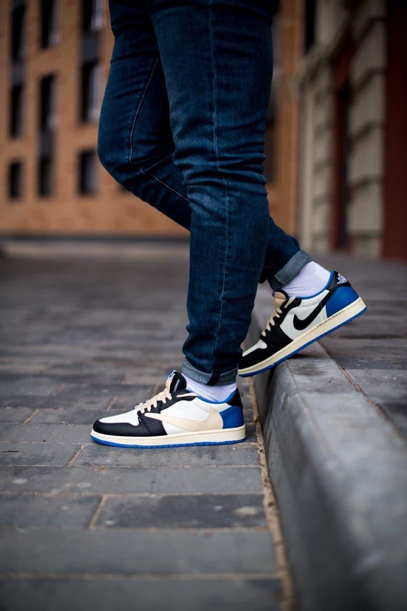 Баскетбольные кроссовки Air Jordan 1 Low Travis Scott x Fragment 5944 фото