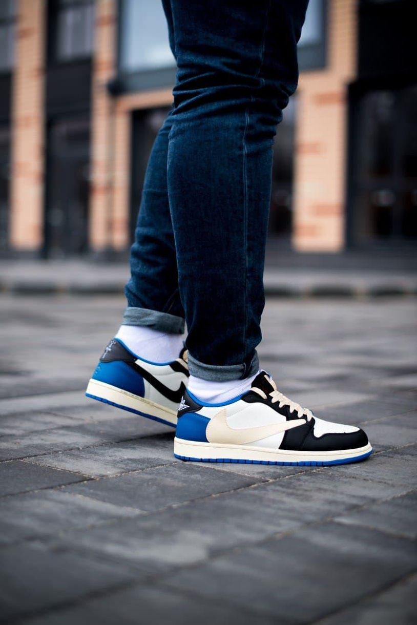 Баскетбольные кроссовки Air Jordan 1 Low Travis Scott x Fragment 5944 фото