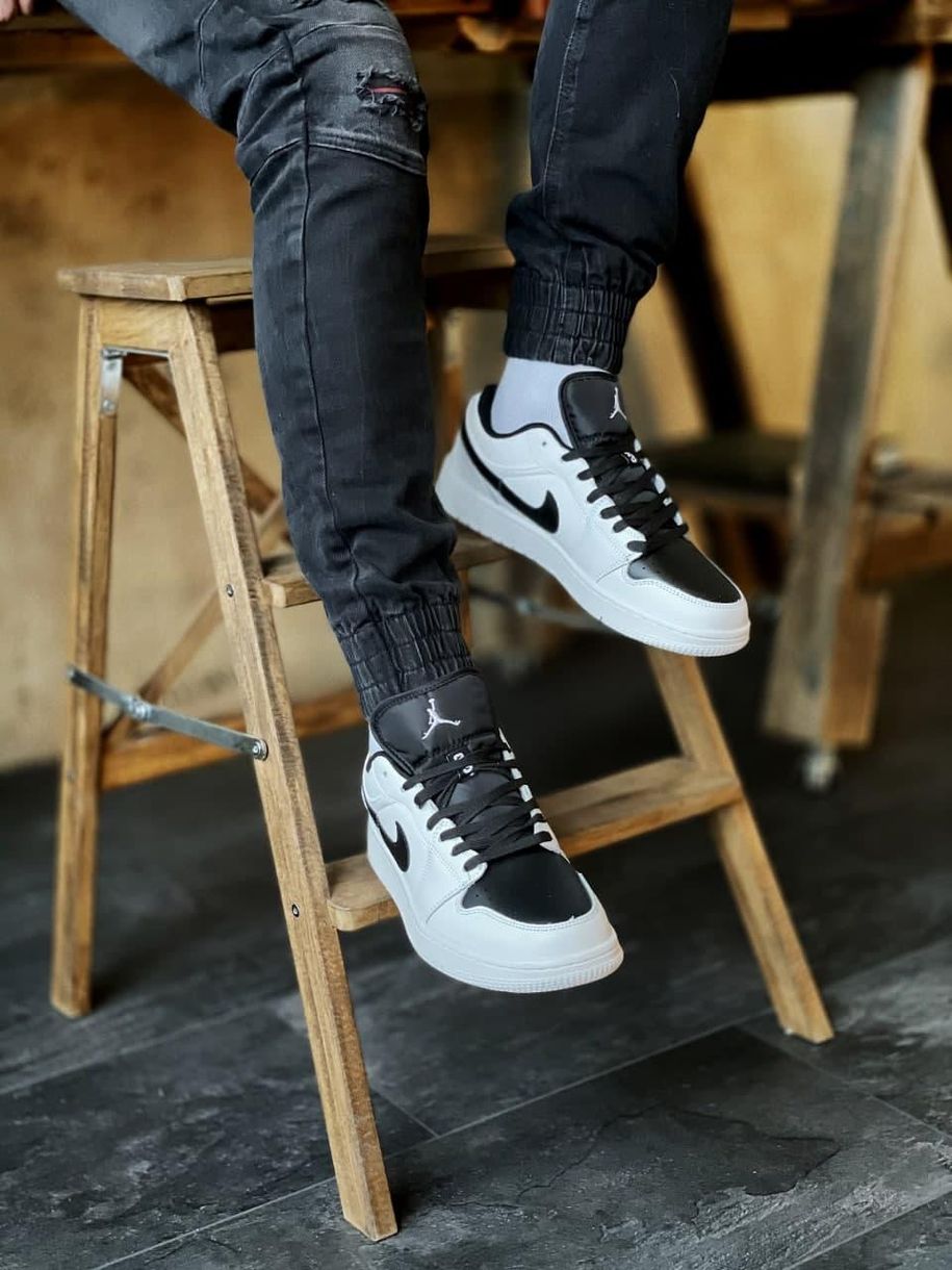 Баскетбольні кросівки Nike Air Jordan Retro 1 Low White Black 2 2148 фото