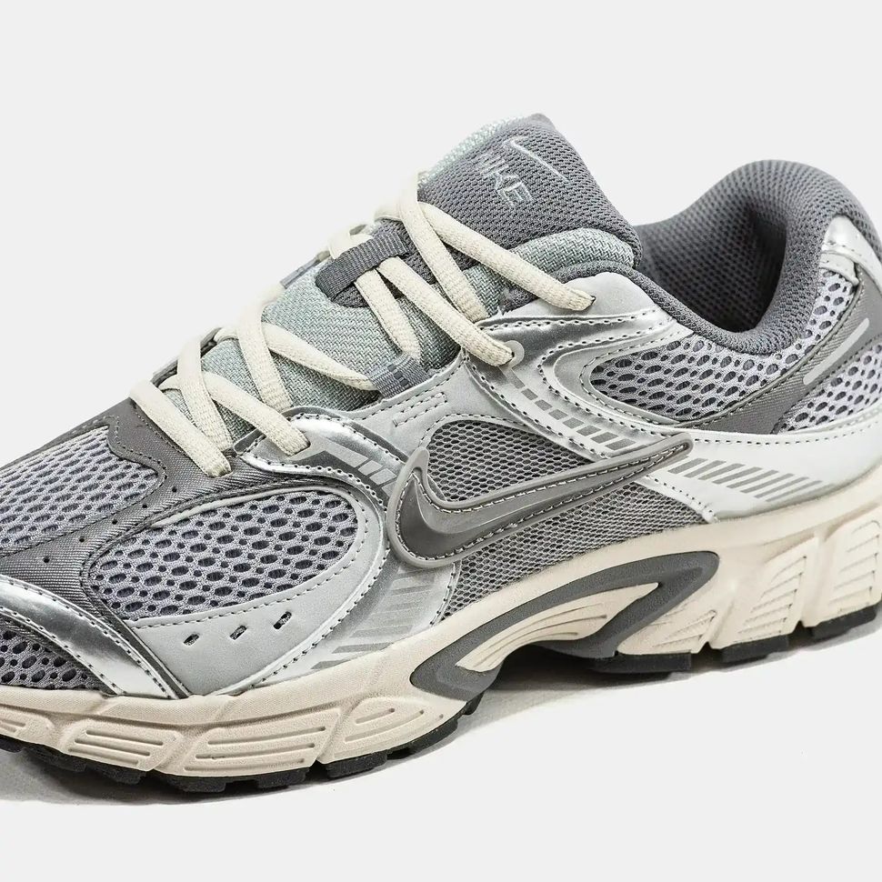 Nike V5 RNR Silver Grey