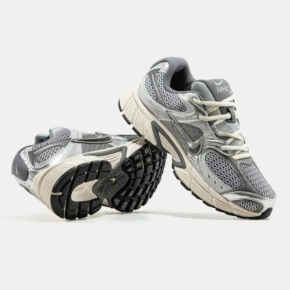 Nike V5 RNR Silver Grey