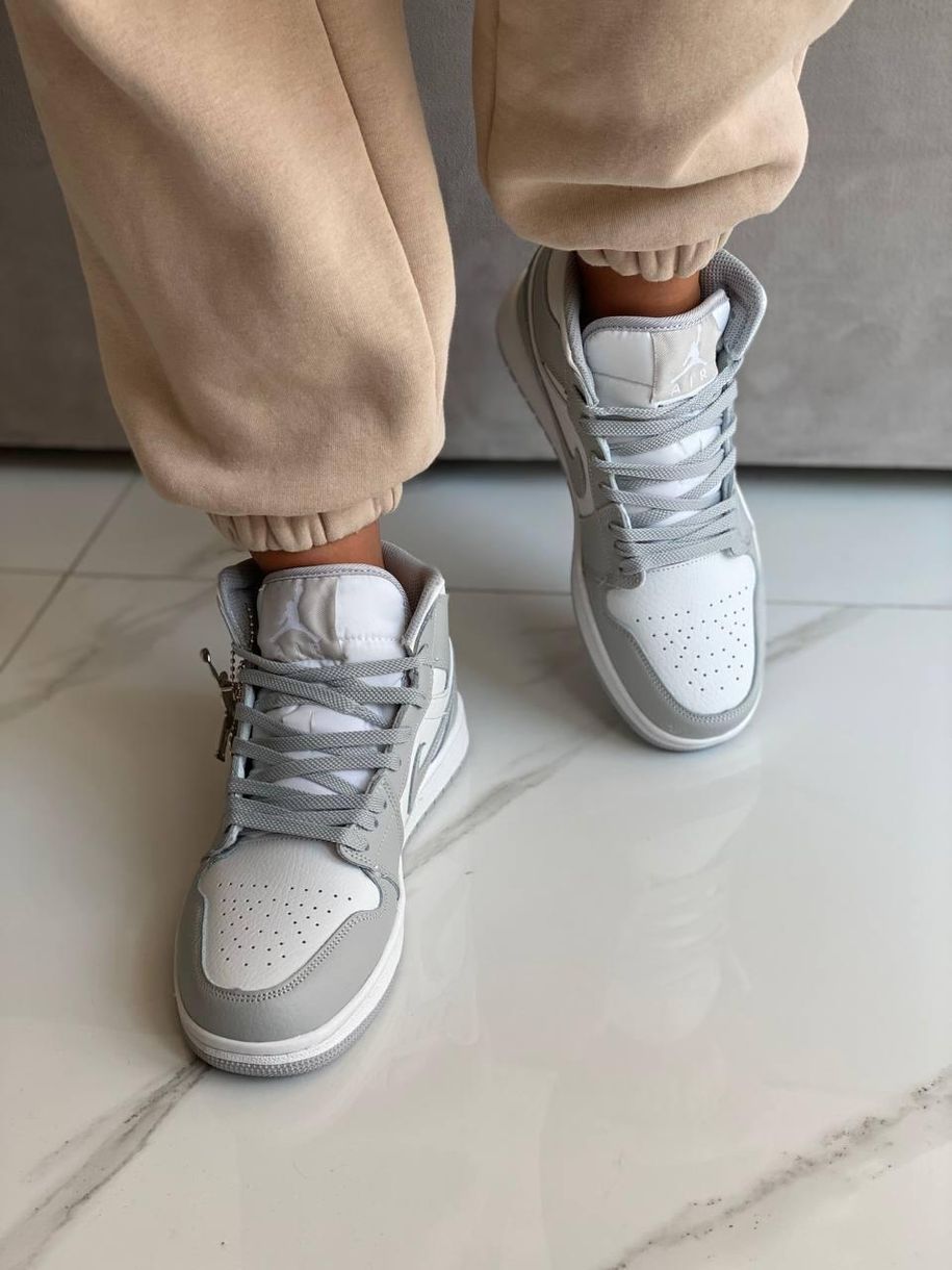 Баскетбольні кросівки Nike Air Jordan 1 Retro White Grey 6329 фото