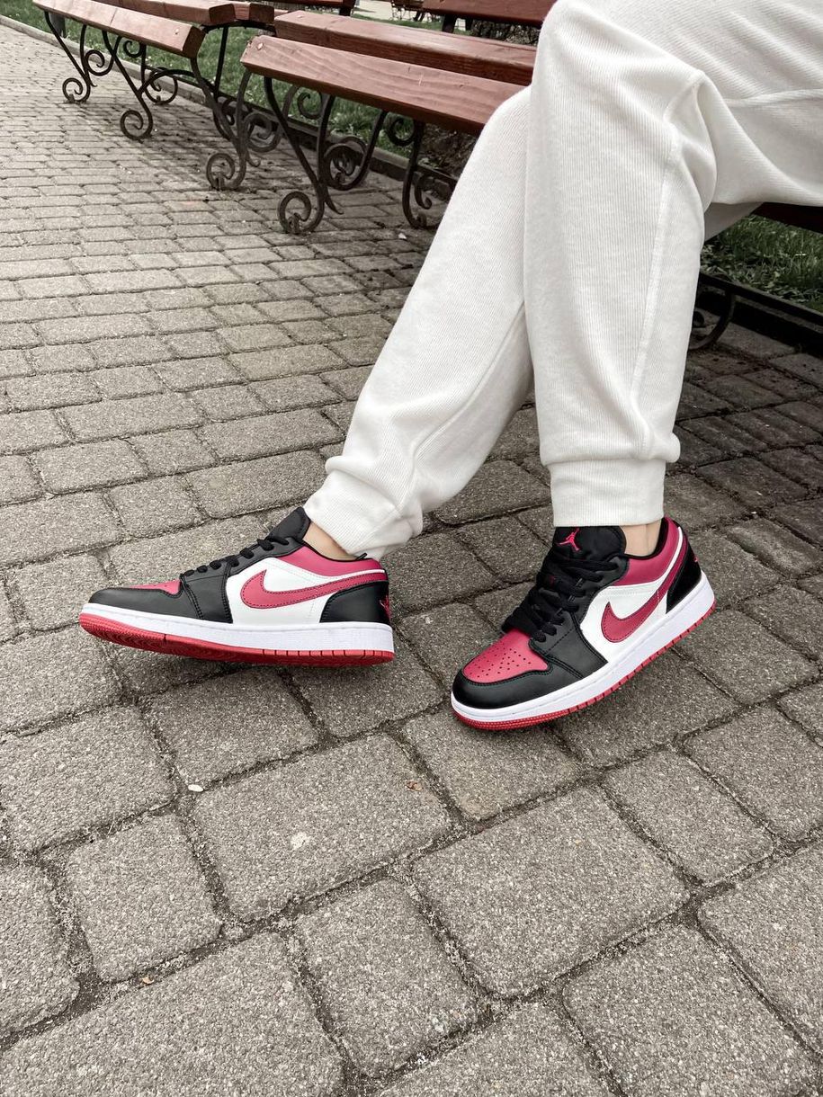 Баскетбольні кросівки Nike Air Jordan Retro 1 Low Bred Toe 7152 фото