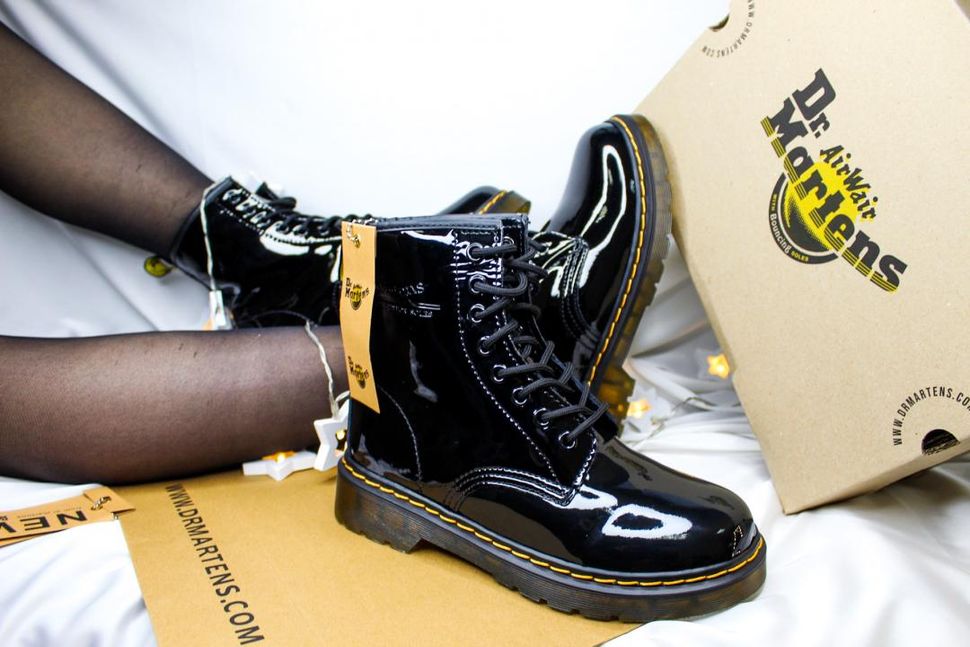 Черевики Dr. Martens 1460 Black Gloss Logo 6131 фото