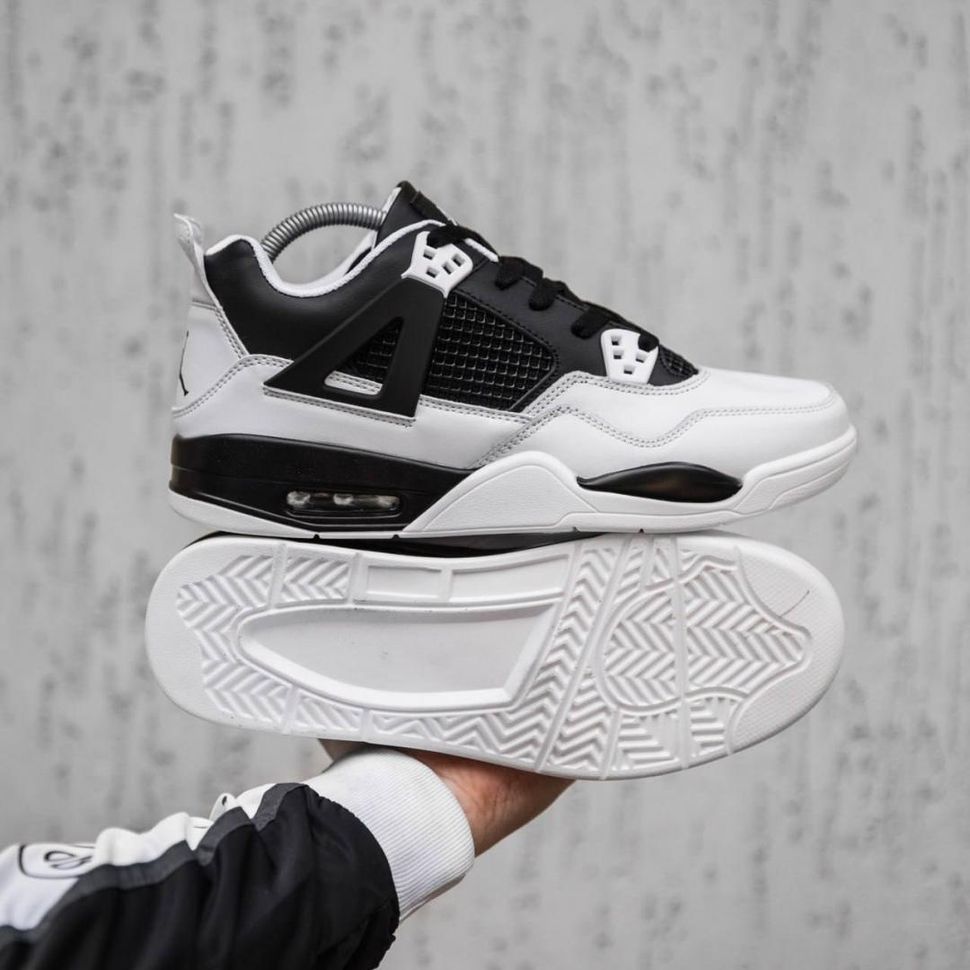 Баскетбольные кроссовки Nike Air Jordan 4 Retro Black White 10036 фото