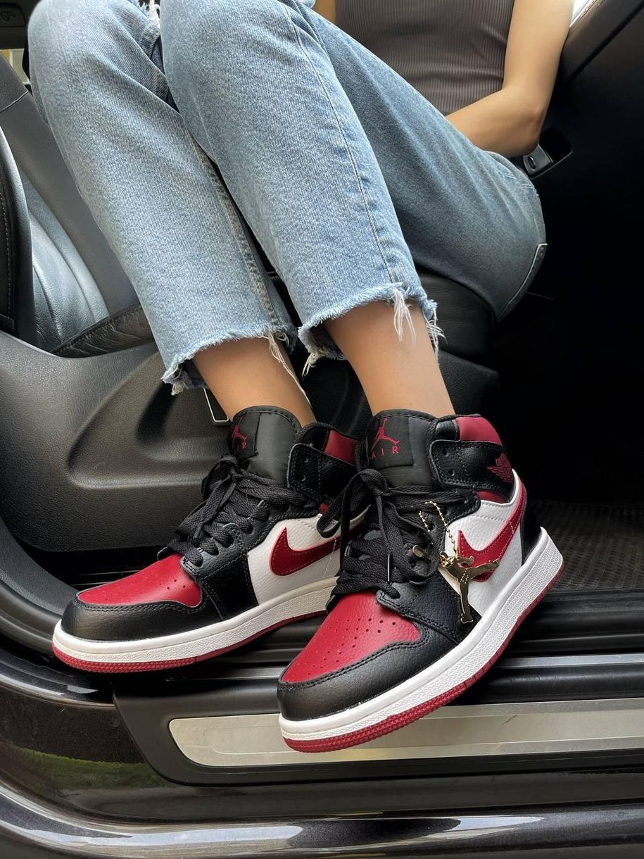 Баскетбольні кросівки Nike Air Jordan 1 Retro Black Cherry 8183 фото